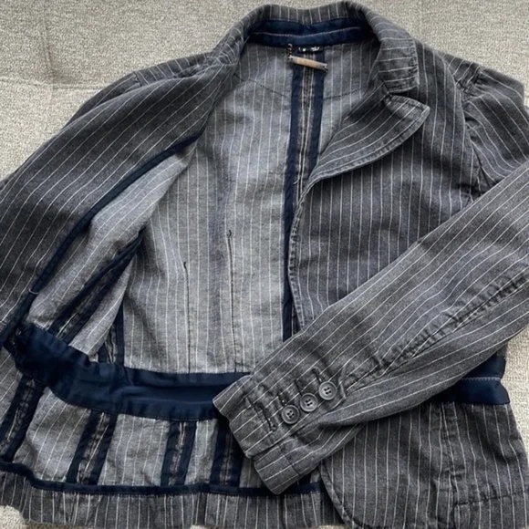 Theory Barker Pin Striped Blazer Jacket. SIZE: Medium. - Picture 5 of 12